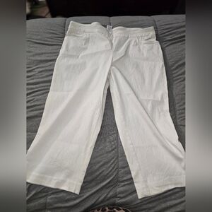 Time and tru cropped pants